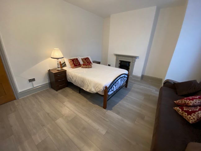 🏡 Spacious Double room in Cricklewood  Main Photo