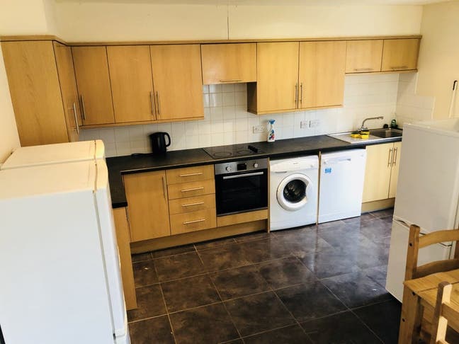 ⭐ All Bills inc. Big Double. Older Tenants.Homely. Main Photo
