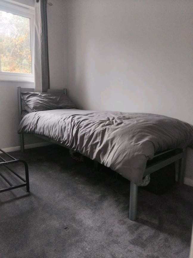 5 days a week room available  Main Photo