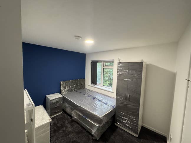 3 Rooms Available ✅ Main Photo
