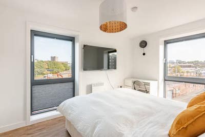 Short Term EnSuite Bedroom with Gym in Leeds City  Main Photo