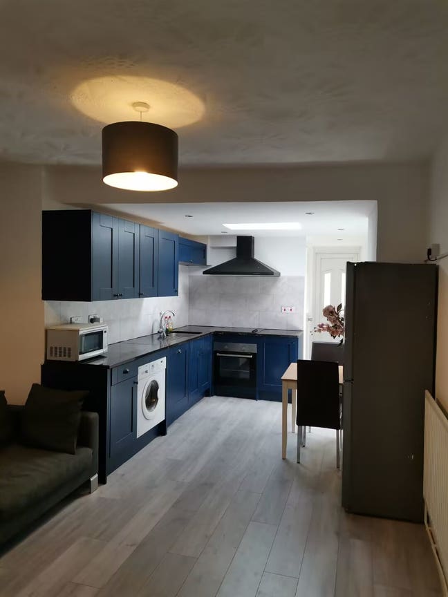 Room in a Shared House. NG7 Main Photo