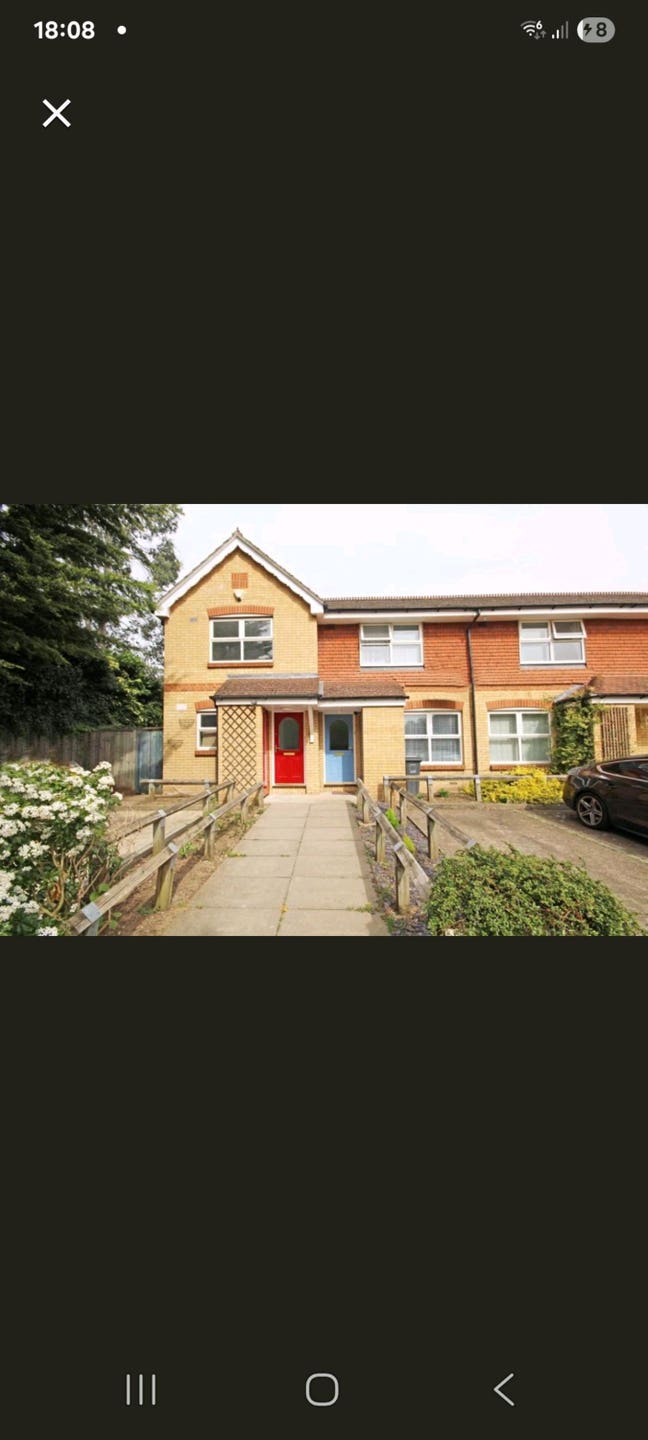 An excellent 2 bedroom semi detached  house  Main Photo