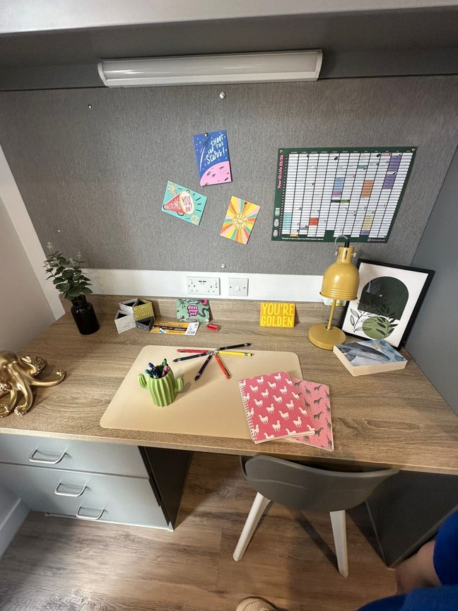 Gold Ensuite IQ Student Accomodation weaver place Main Photo