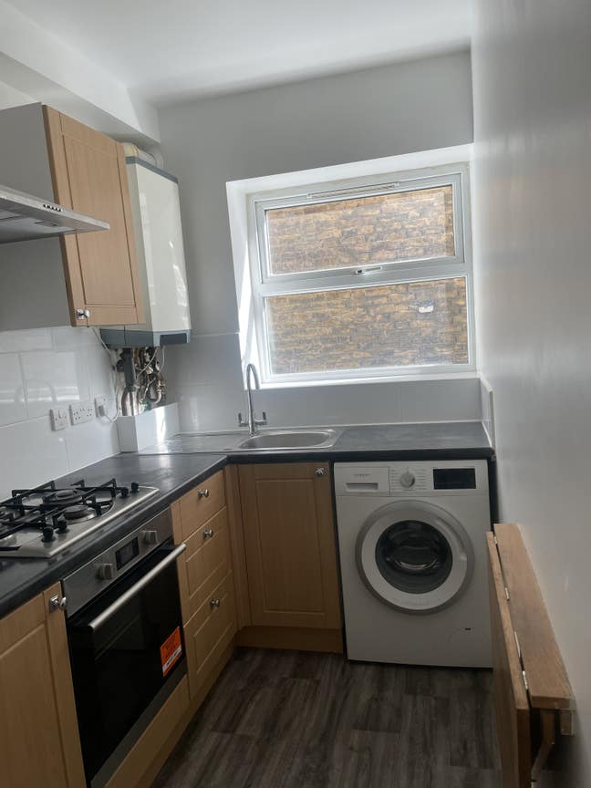 2 bedroom flat walthamstow central Main Photo