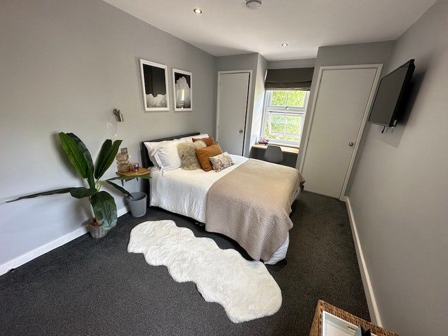 🏡 Beautiful Ensuite Room – Old Town/Town Centre Main Photo