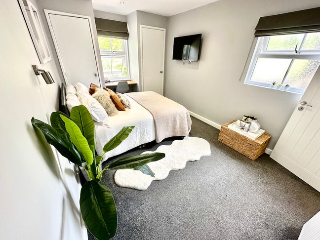 🏡 Beautiful Ensuite Room – Old Town/Town Centre Main Photo