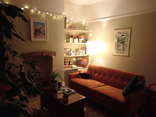 Large room - open to short term stays🌻 Main Photo