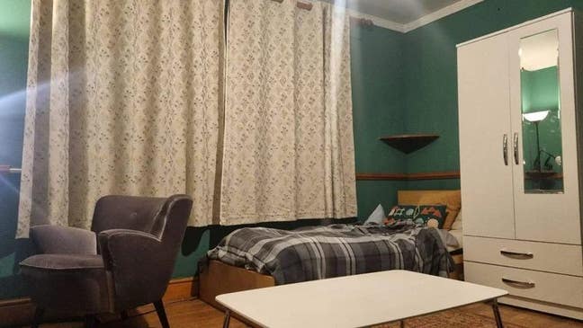 Double Room to Let - Uxbridge UB8  Main Photo