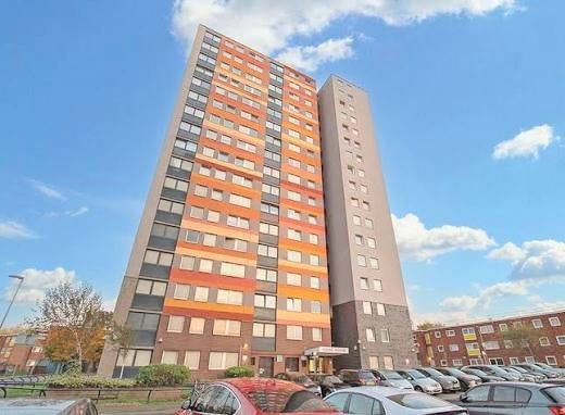 One-Bedroom Flat Situated in a Convenient Location Main Photo