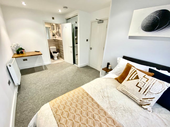 🏡 Luxury Ensuite Rooms – Heart of Old Town Main Photo