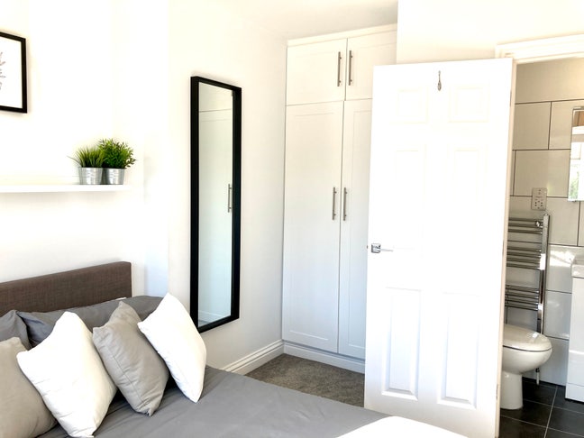 
🎆 Available Now 🎆 Try Somewhere New 🎆 Call Us  Main Photo