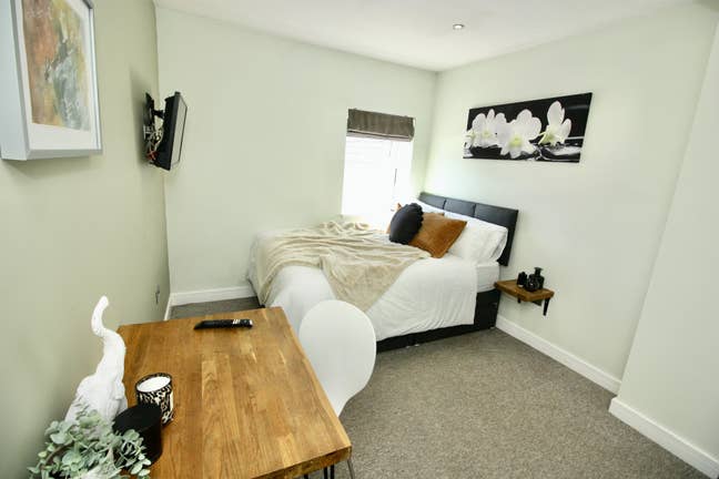 🟡 Home Away from Home 🟡 Main Photo