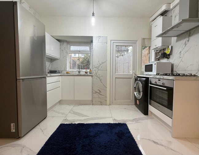 2 Bed House Coteford Street, Tooting Bec, SW17 Main Photo