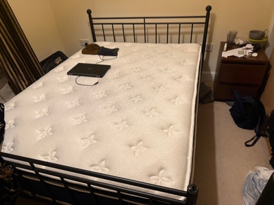 Spare room Main Photo