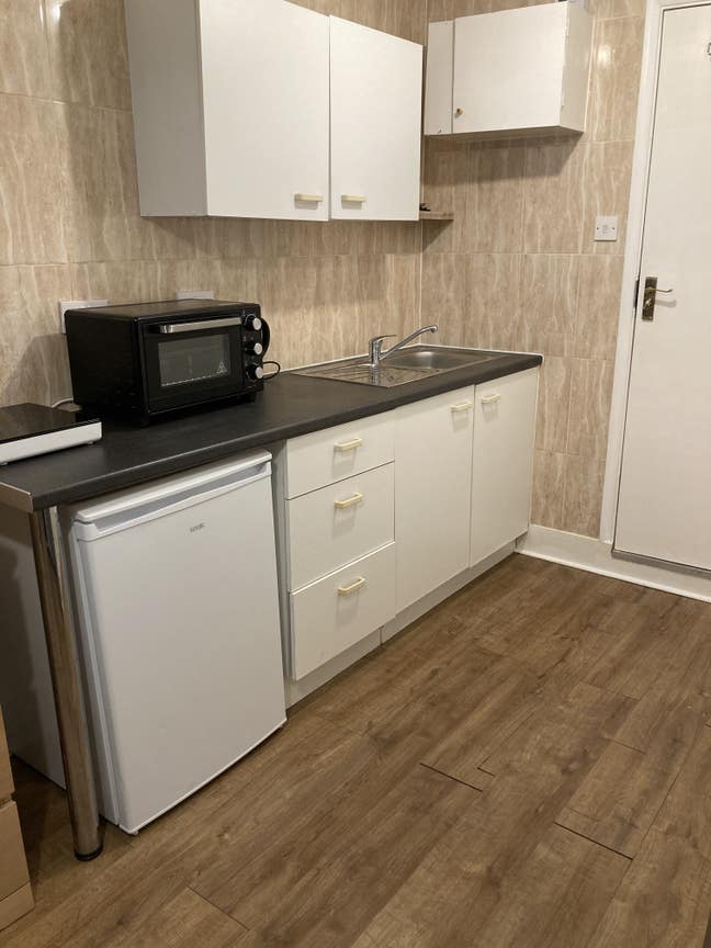 Studio Flat with Own Private Garden Bills Included Main Photo