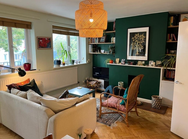 Light double room in friendly 2 person flat + cat Main Photo