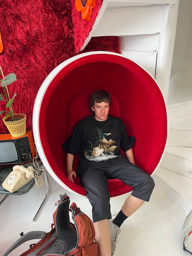 Looking to buddy up to find a place  Main Photo