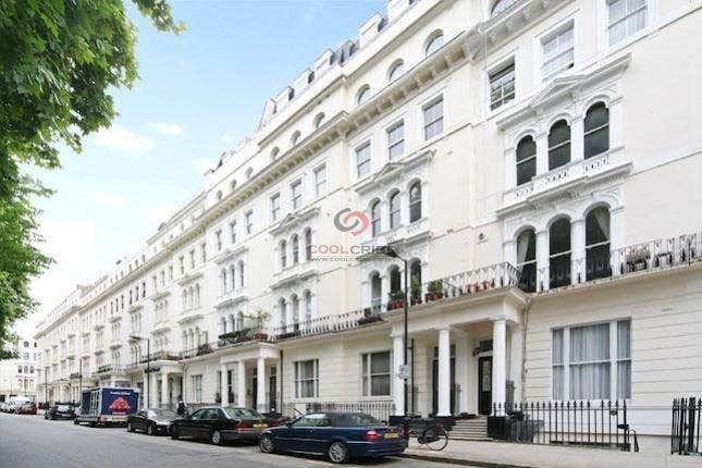 Studio in Kensington Gardens Square, Bayswater, W2 Main Photo