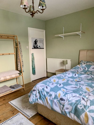 Double room in dog-friendly house share  Main Photo
