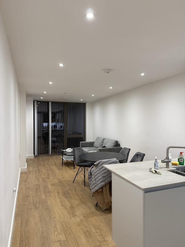 Lovely Ensuite room close to East India Station Main Photo