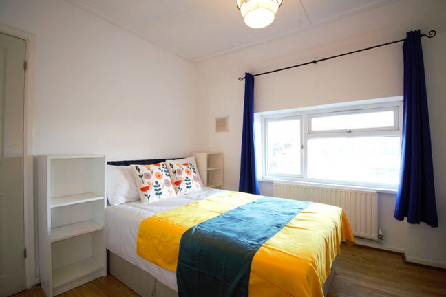 Bright & Spacious Single Room in Friendly West Loa Main Photo