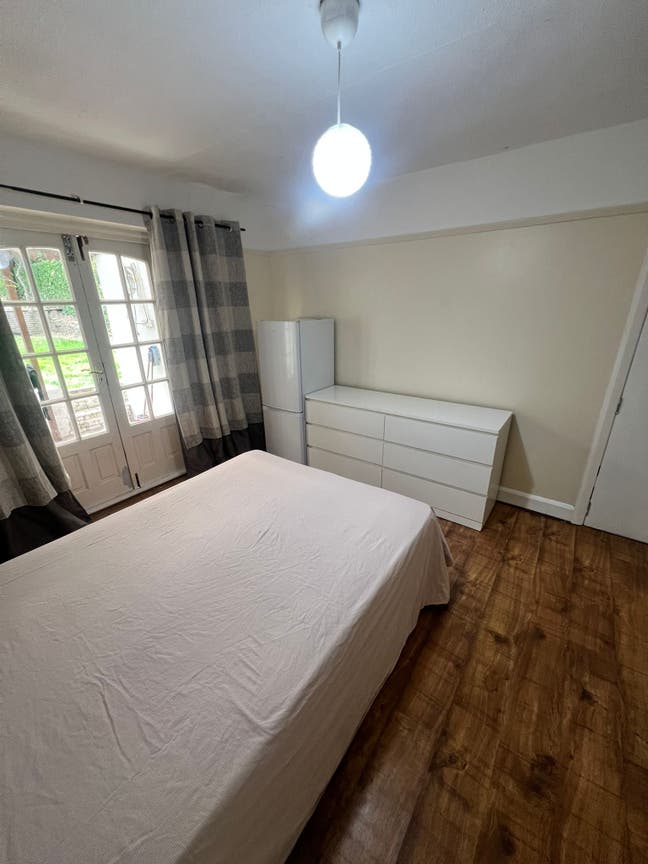 🌟Double Room to Let in Neasden- from 25/10 Main Photo