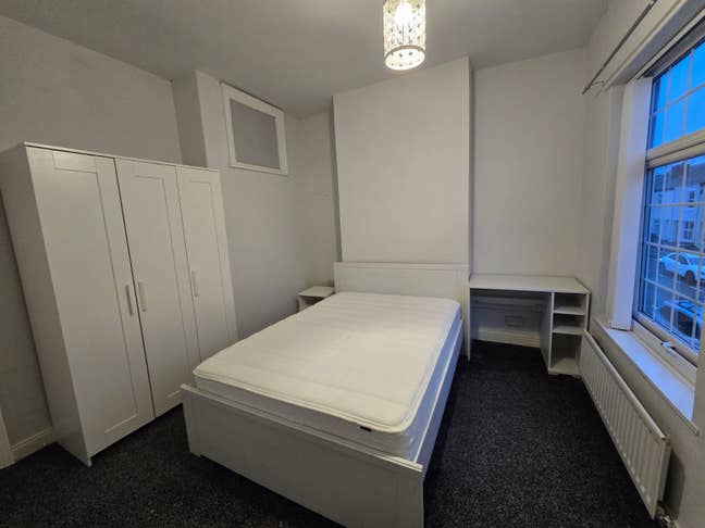Double Room in Friendly Irlam Home — All Bills inc Main Photo