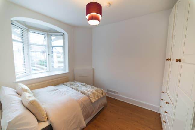 Great price room -N. Ealing in Professional Home Main Photo