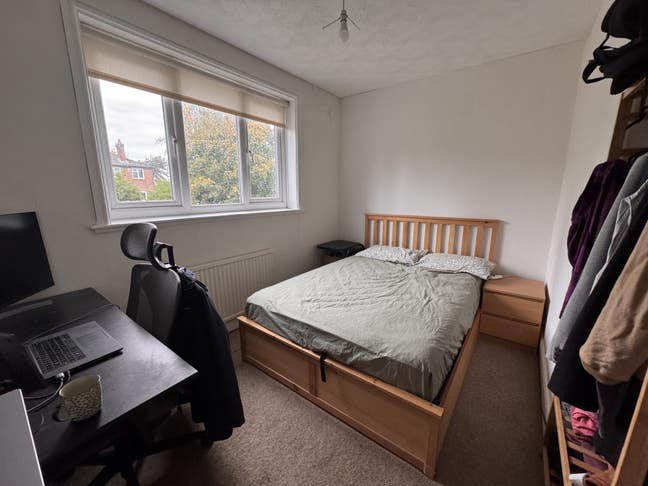 Three bedroom house Main Photo