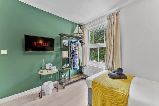 Double room in All Female house share  Main Photo
