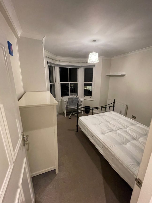 Double Room In 3 Bed Flat (Clapham Junction) Main Photo