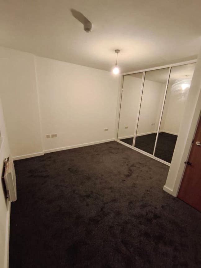  2-bedroom Flat is available in  Ilford, IG2 7JY Main Photo