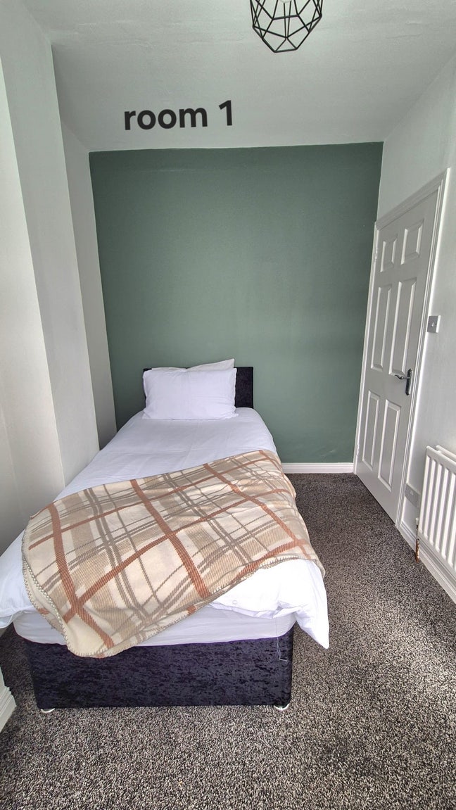 Room to let on Violet street Main Photo