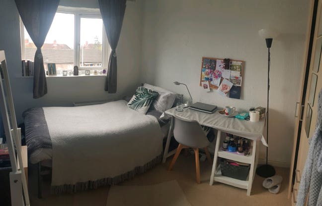 Small double room Main Photo