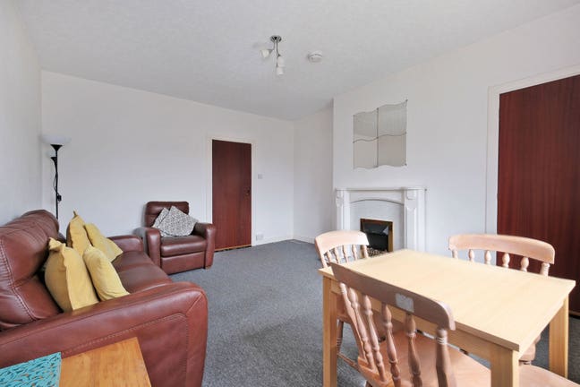 Fully furnished Double room available in prime loc Main Photo