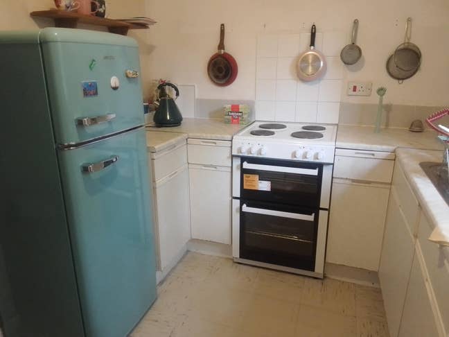 Extra Large, D room Z2- 5 mins walk tube Main Photo