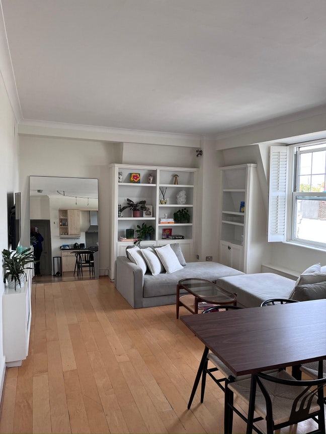 Bright  2-Bed Flat in the Heart of Chelsea Main Photo