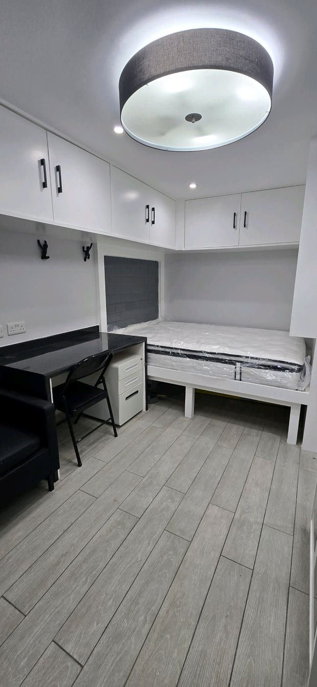 Studio Flat - £1450 P/M Inc Bills except Electric Main Photo