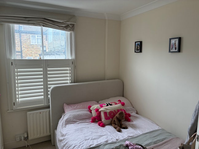 Large king size double bedroom in Battersea  Main Photo