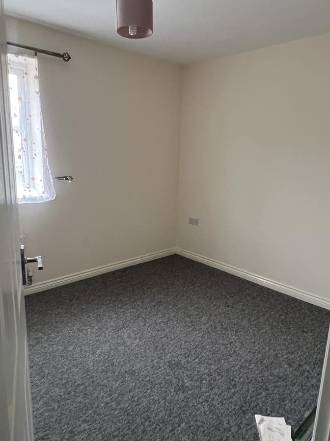 Room to rent  Main Photo