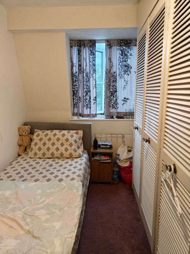 Nice Cosy Furnished Single Room  Main Photo