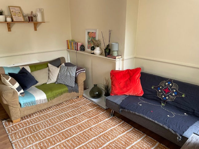 Room available in a 3 bed in Bromley by Bow Main Photo