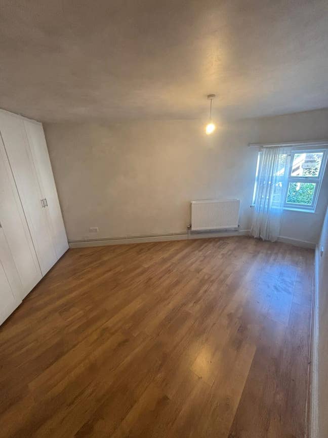 Spacious tranquil room available in Angel Main Photo
