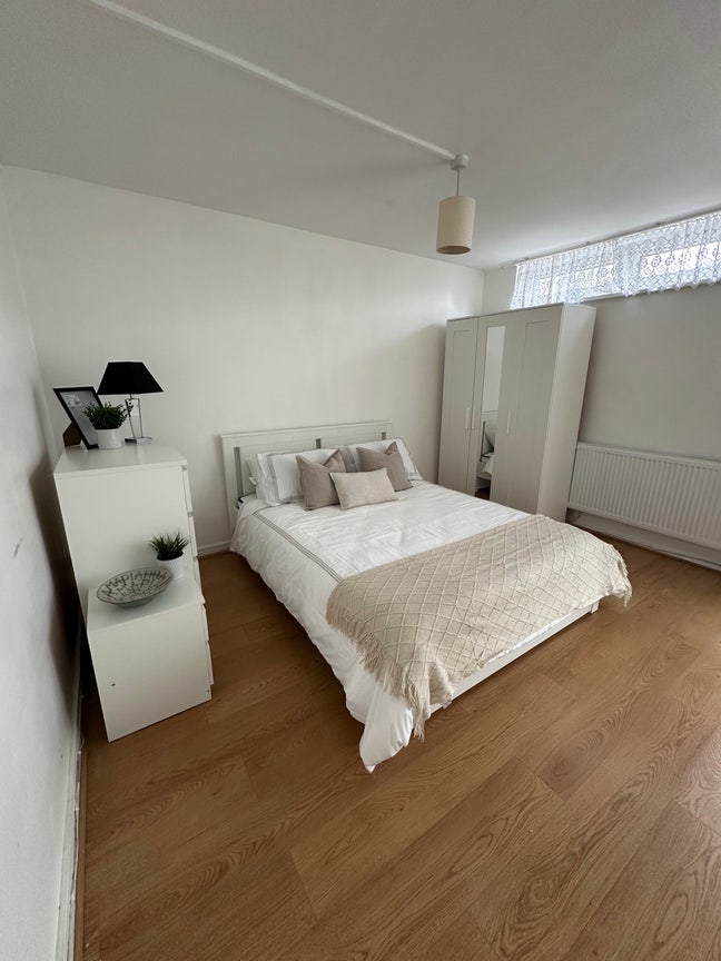 Huge Studio Style Room! Private Terrace!  Main Photo