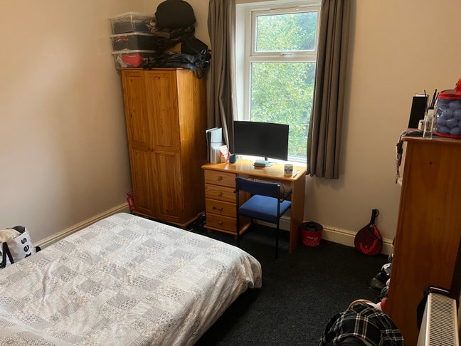 Double room in Didsbury house-share Main Photo