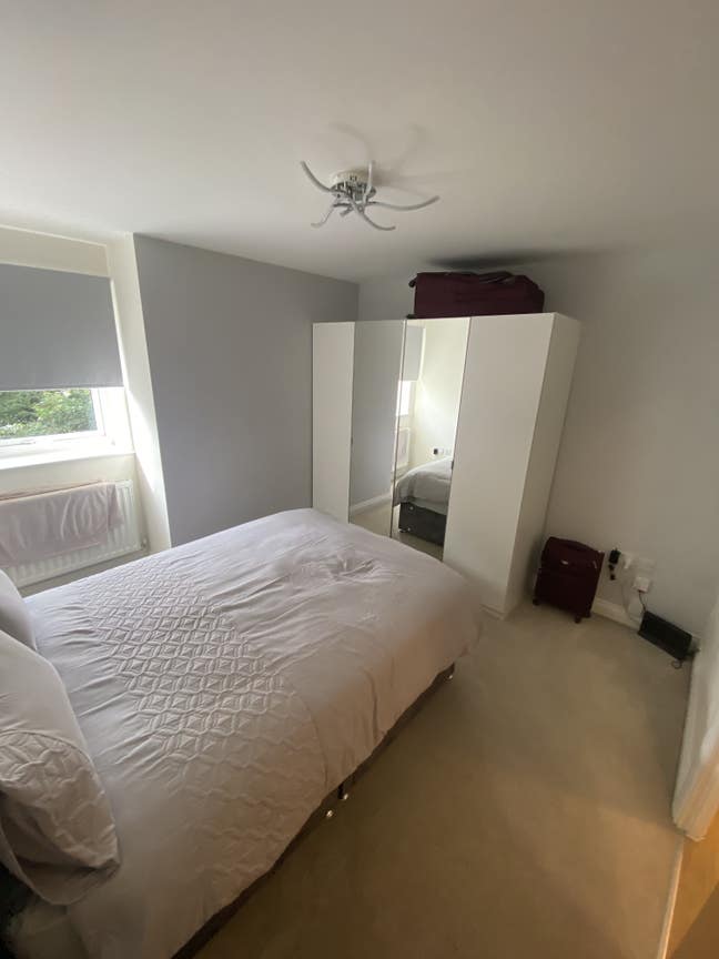 Looking for roommate in Gidea Park  Main Photo