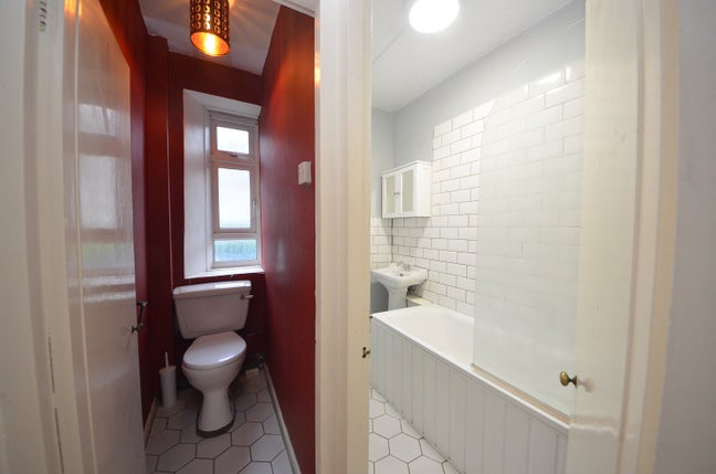 Two Rooms in Brockwell Park Main Photo