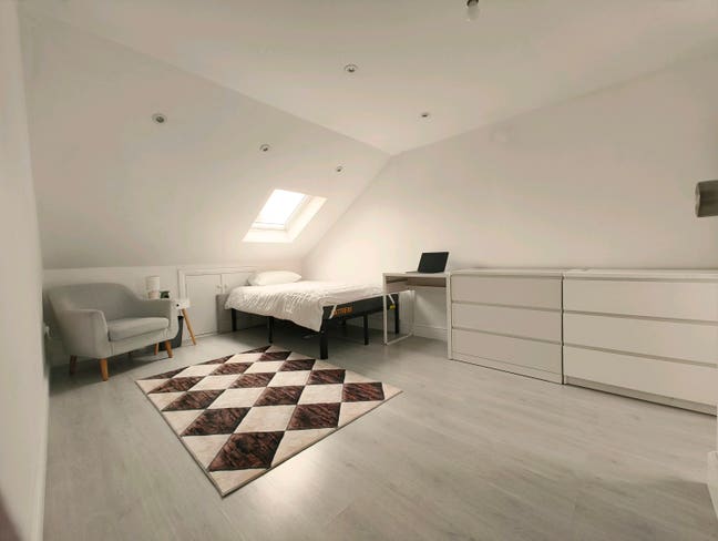 Delightful Double EnSuite Main Photo