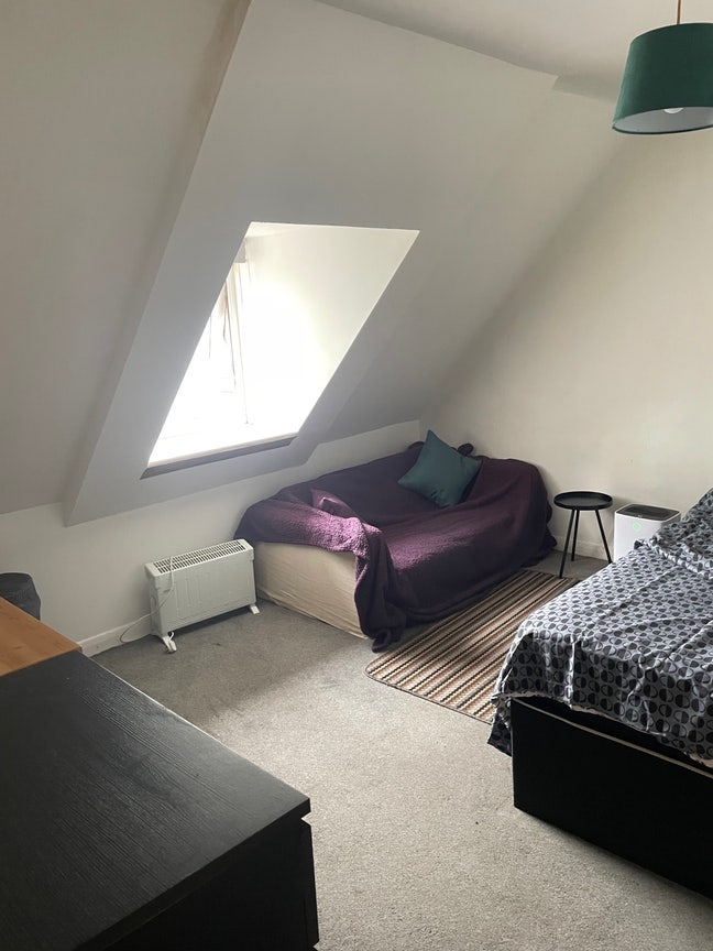Double Room- close to seafront- low deposit  Main Photo